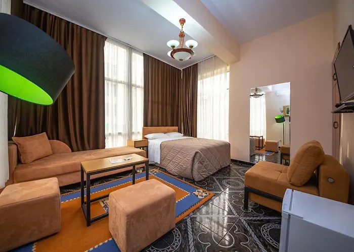 Hotel Pik Loti